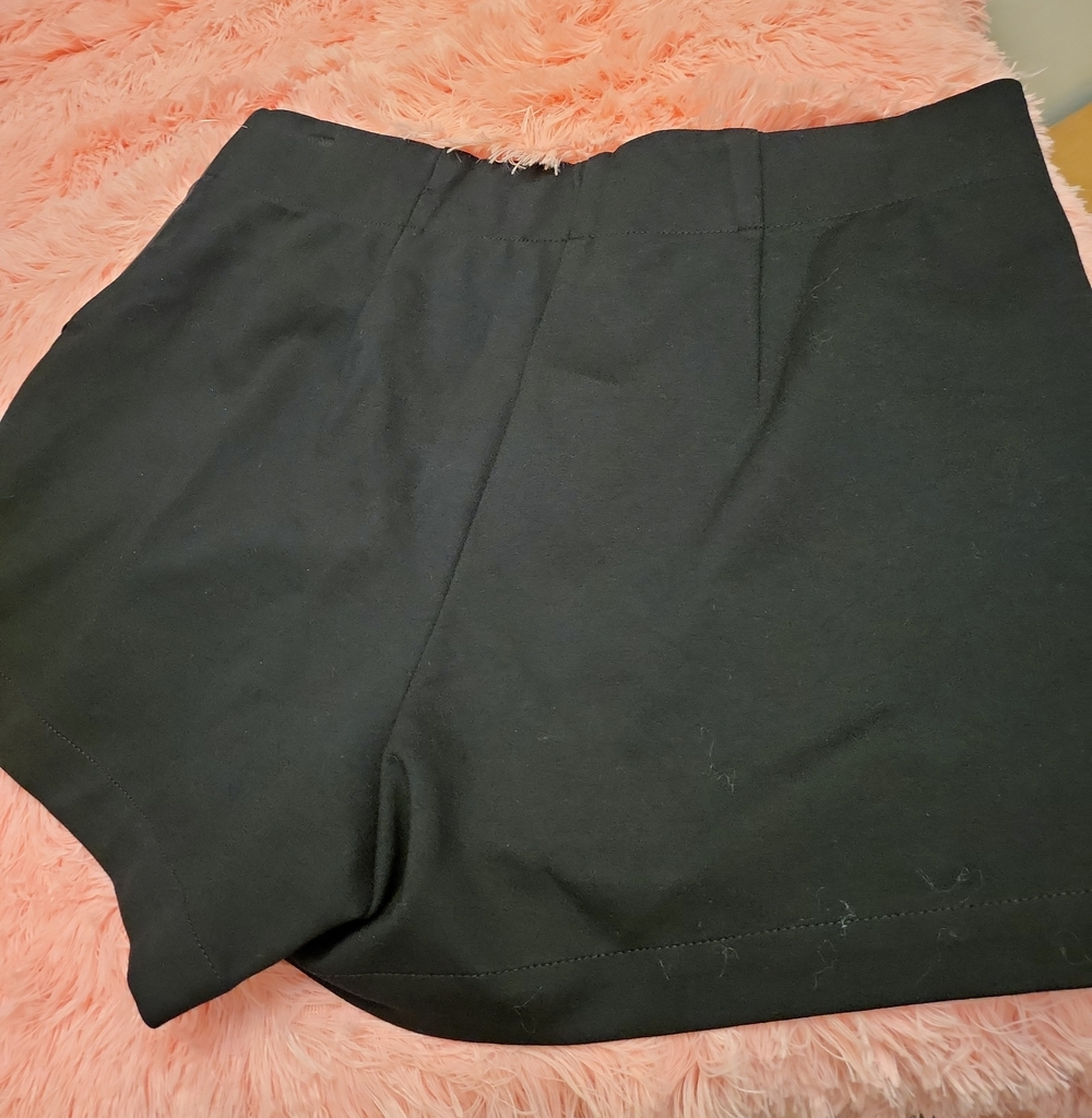 NWOT 1R STUDIO by Torrid Black Faux Leather Women’s Skort - Picture 5 of 8